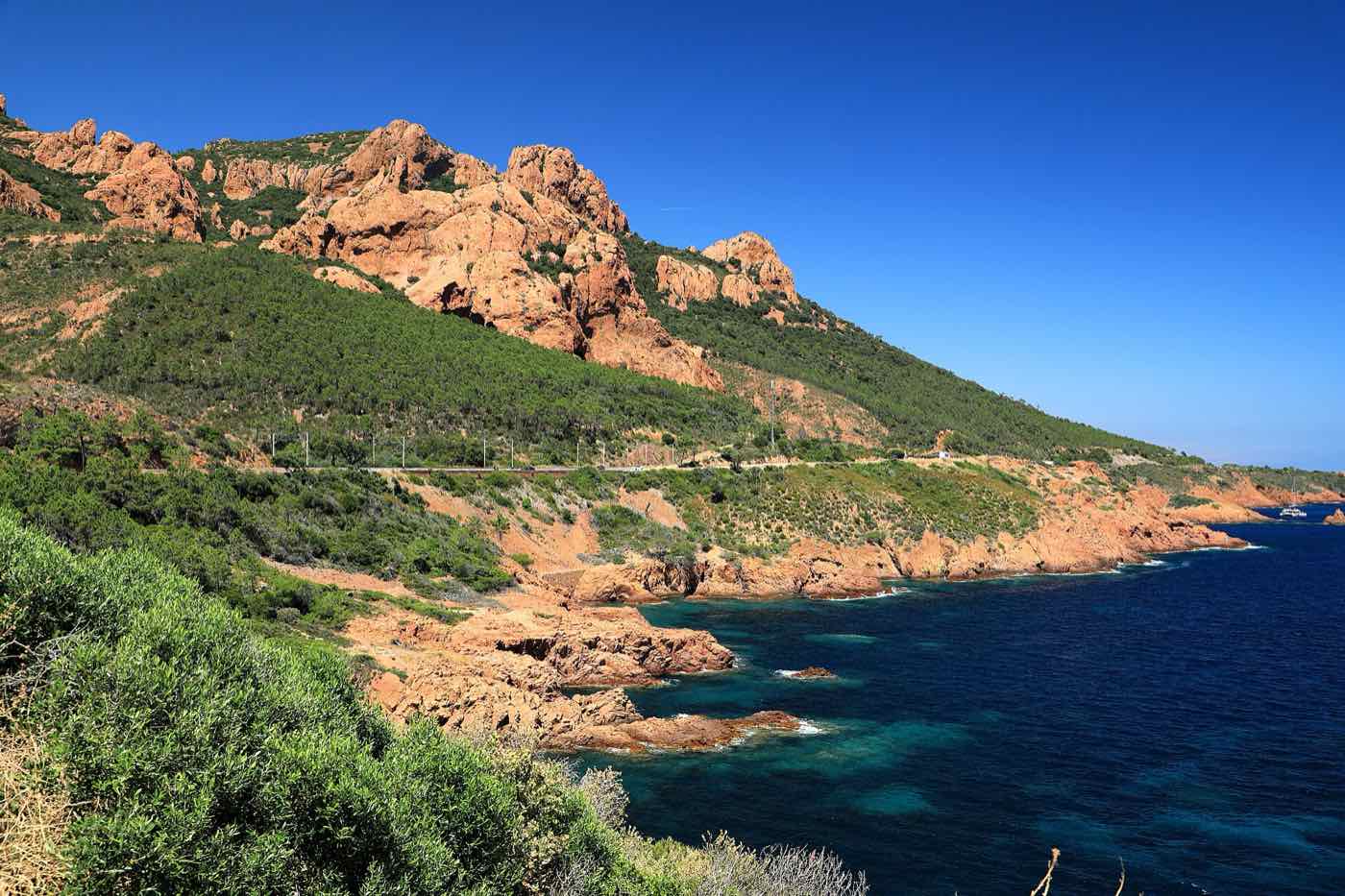 The Corniche d’Or above the sea